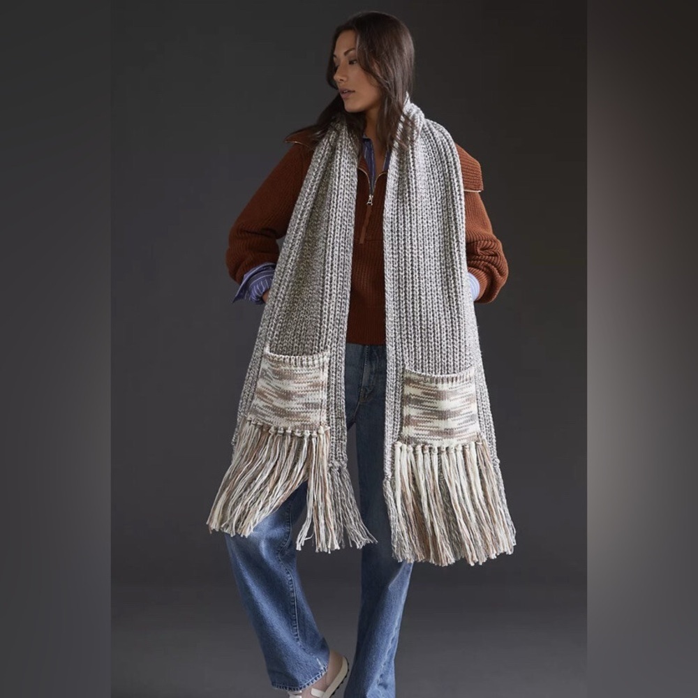 Anthropologie Fringed Pockets Knit Boho Scarf Grey/Beige - Picture 2 of 12